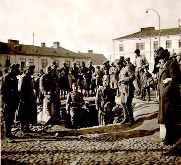 Schron na Burku. W sieci pojawia siê to zdjêcie jako podwójne do stereoskopu. Chyba pierwsze foto 3D Tarnowa.